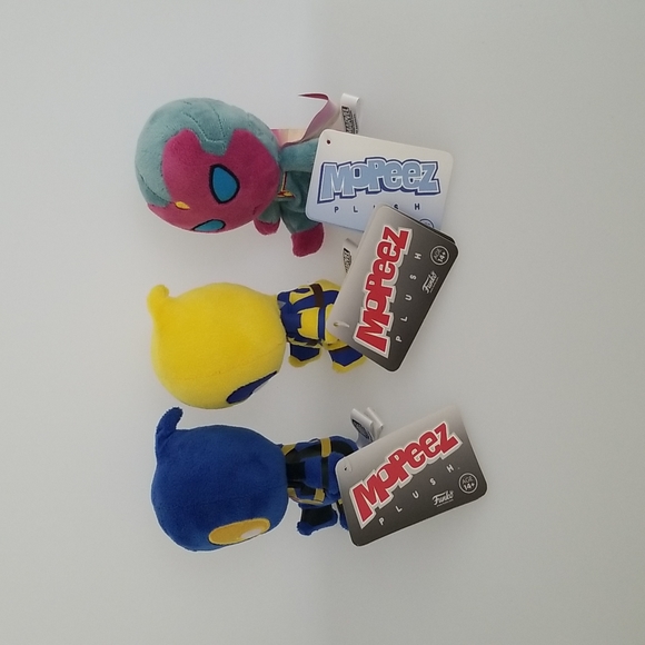 Lot of 3 Marvel Funko Mopeez plushies (blue Deadpool, yellow Deadpool, Vision) - Picture 3 of 8